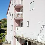 Apartment Mm *